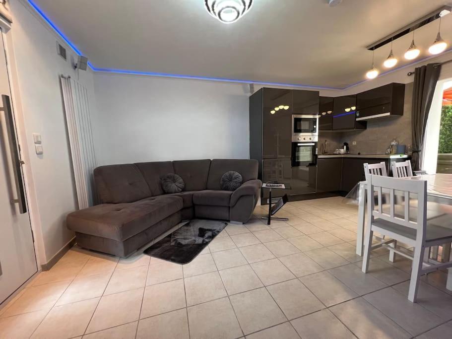 Kings Villa Near Disneyland Reserved Only For Family With Kids Saint-Germain-sur-Morin Εξωτερικό φωτογραφία
